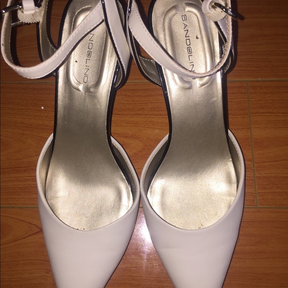 White and Black Bandolino 3.5” heels (Size 8) - Picture 3 of 5